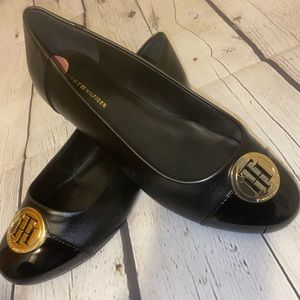 Tommy Hilfiger Cap Toe Flat Shoes Women Size 7 NWOT (Black) Nude Flats